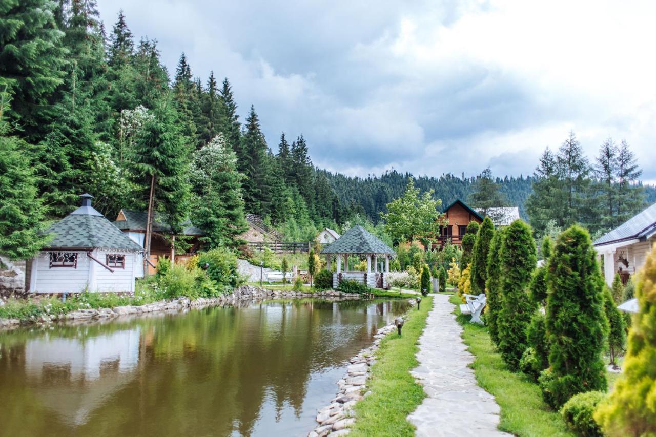Hotel Vedmezhyi Dvir Bukovel Exterior photo