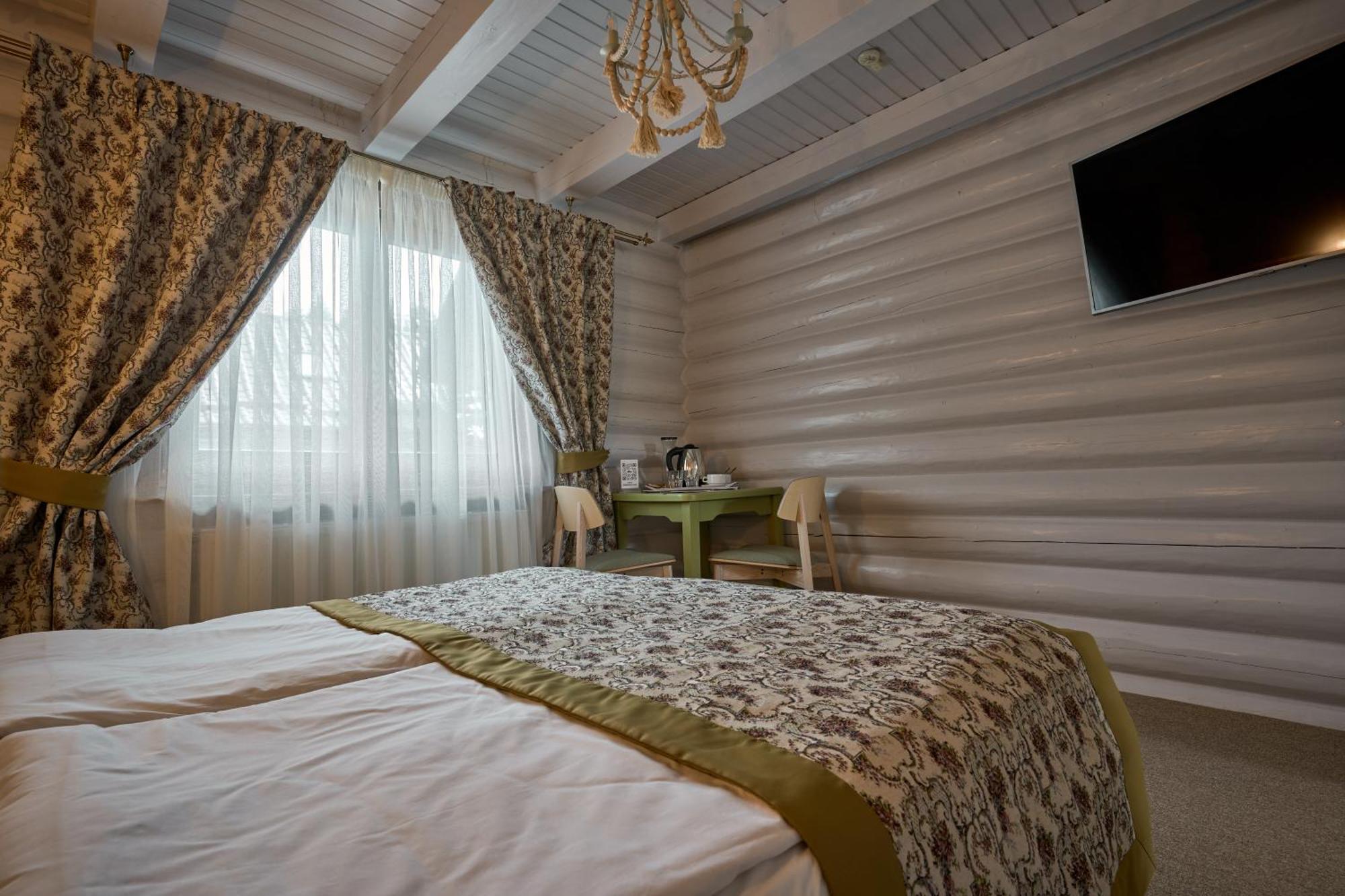 Hotel Vedmezhyi Dvir Bukovel Exterior photo